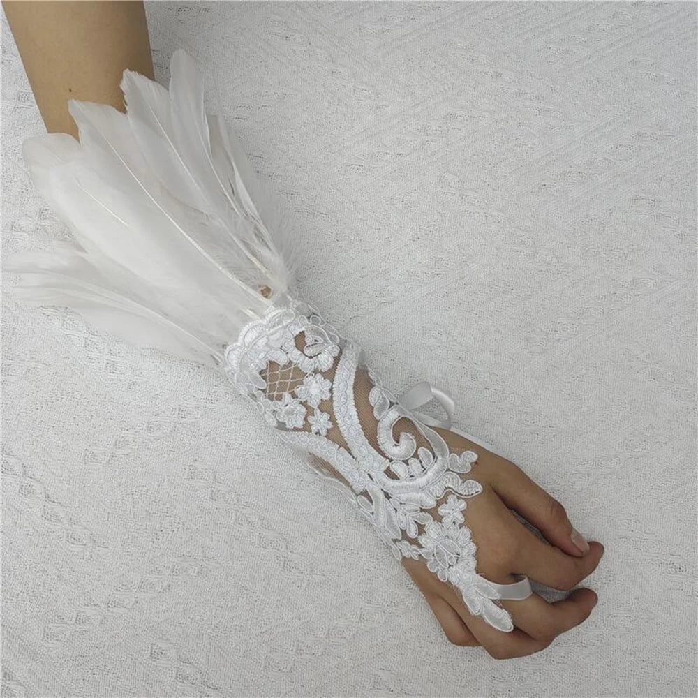 Cat Scan Fashion Lace Feather Gloves