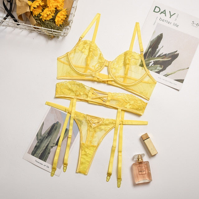 Ultra sexy yellow 3 PcsFloral Lace Lingerie Set